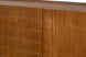 Buffet de madeira jaspe detalhe madeira